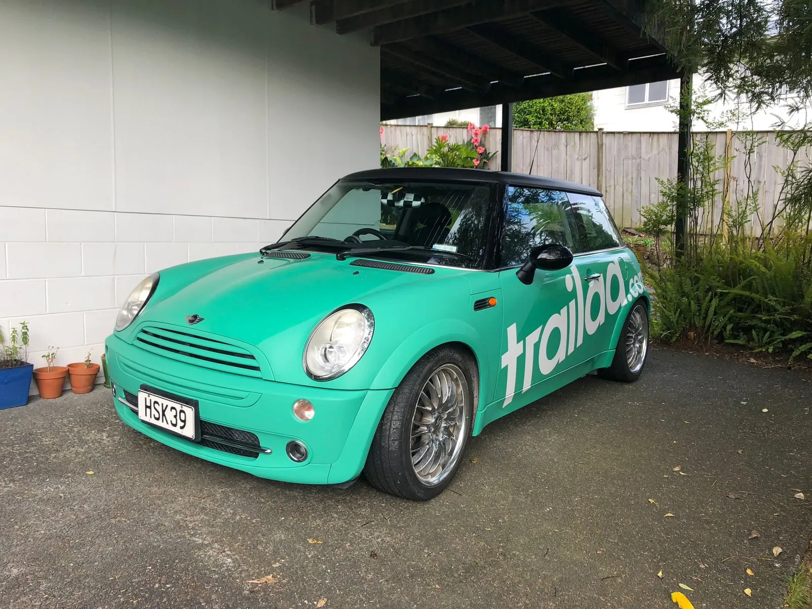 logo on car wrap